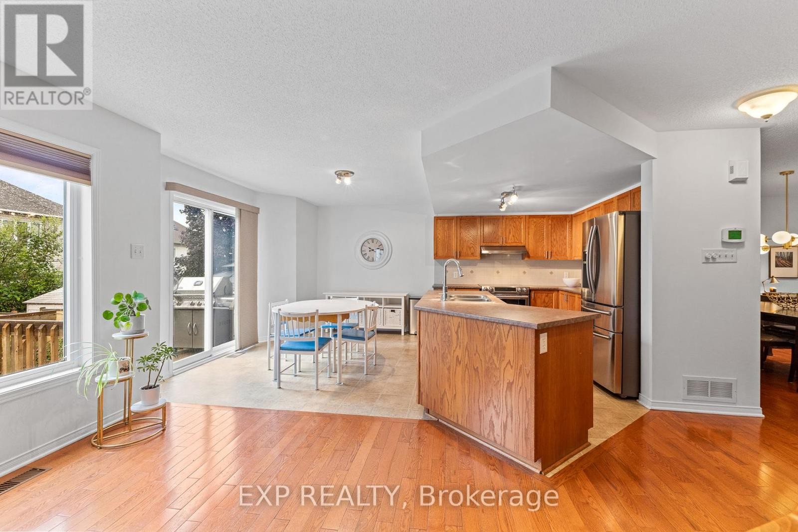 












54 HUNTCLIFF PLACE

,
Ottawa,




Ontario
K2G6Z9

