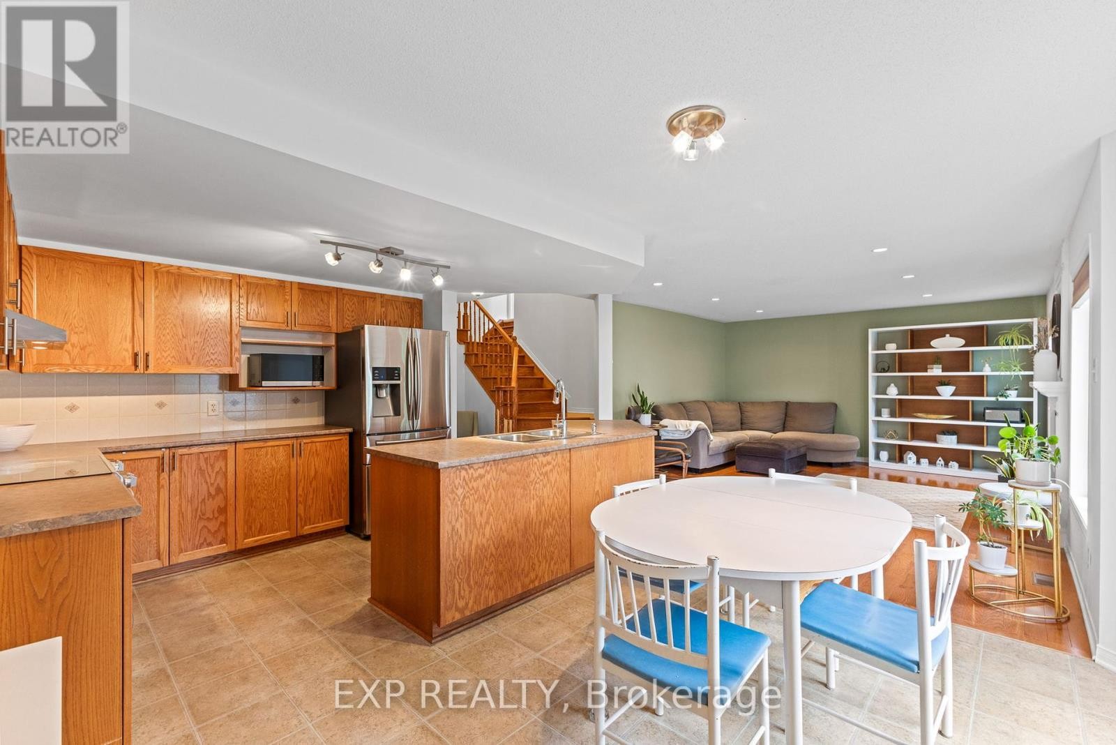 












54 HUNTCLIFF PLACE

,
Ottawa,




Ontario
K2G6Z9

