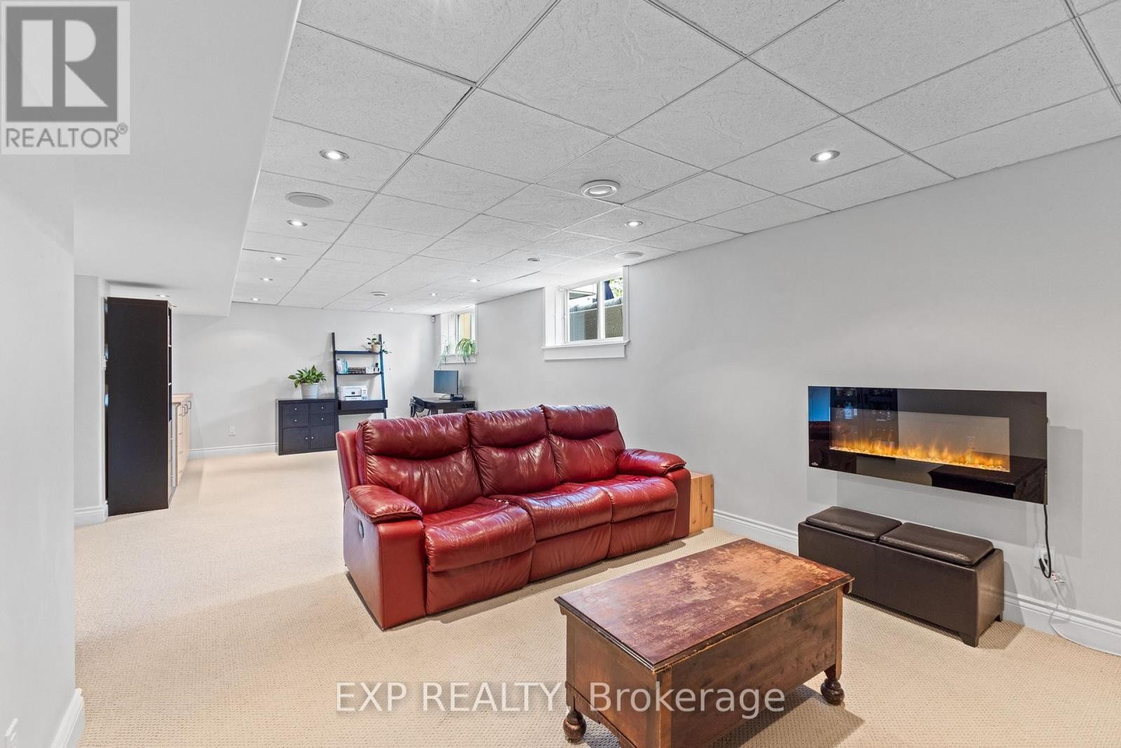 












54 HUNTCLIFF PLACE

,
Ottawa,




Ontario
K2G6Z9

