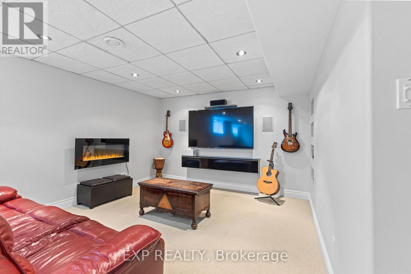 












54 HUNTCLIFF PLACE

,
Ottawa,




Ontario
K2G6Z9

