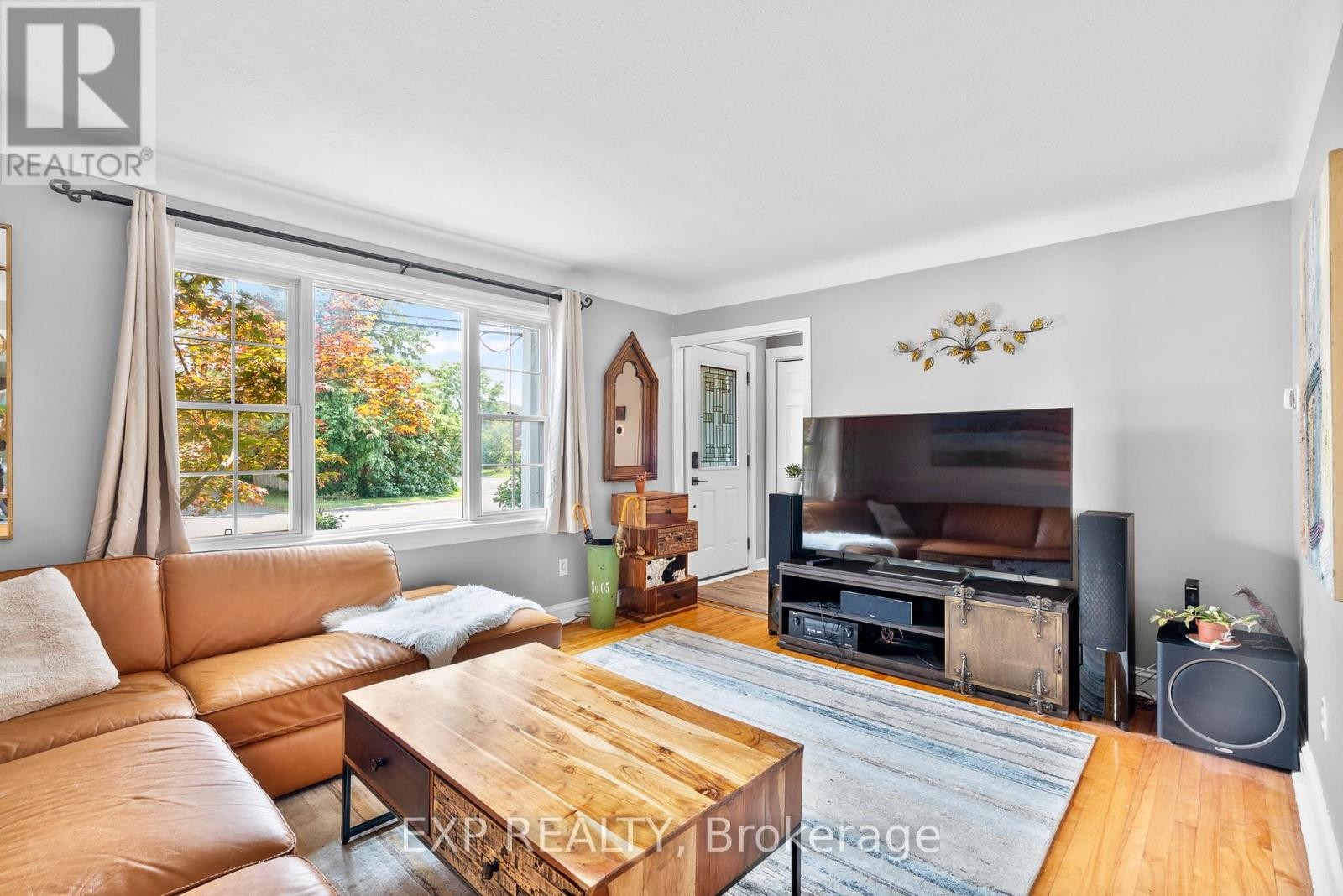 












421 GREENWOOD AVENUE

,
Ottawa,




Ontario
K2A0X5

