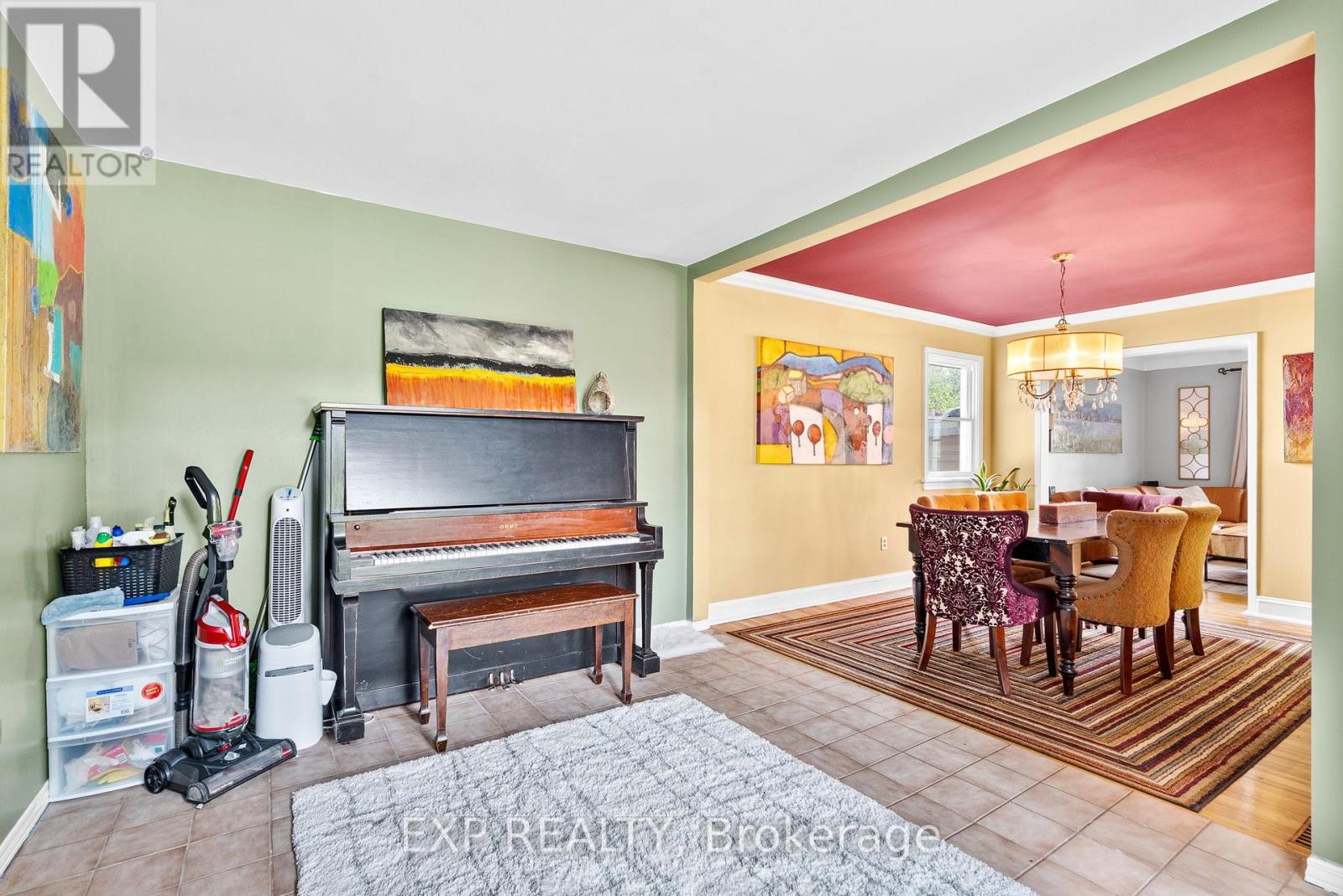 












421 GREENWOOD AVENUE

,
Ottawa,




Ontario
K2A0X5

