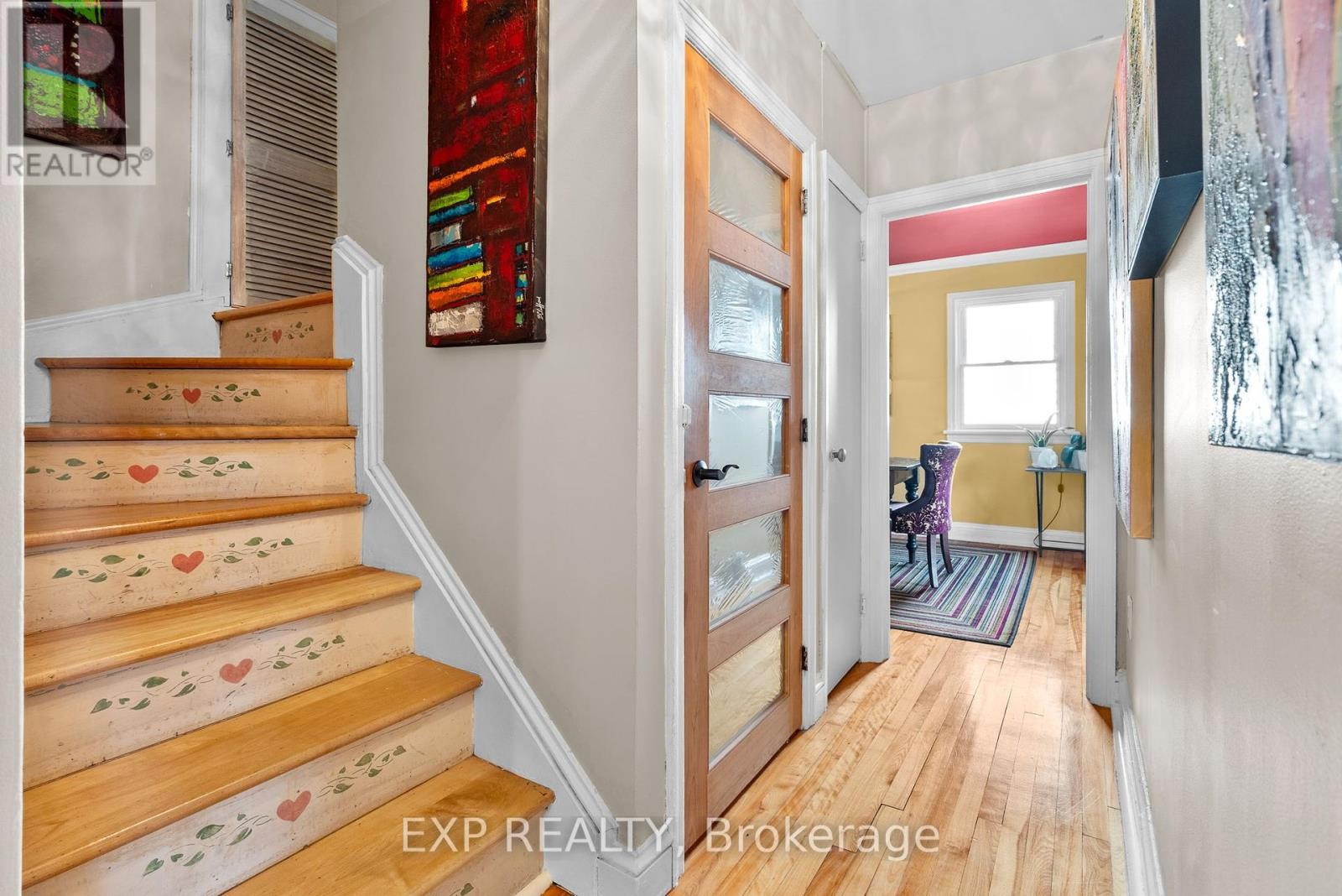 












421 GREENWOOD AVENUE

,
Ottawa,




Ontario
K2A0X5

