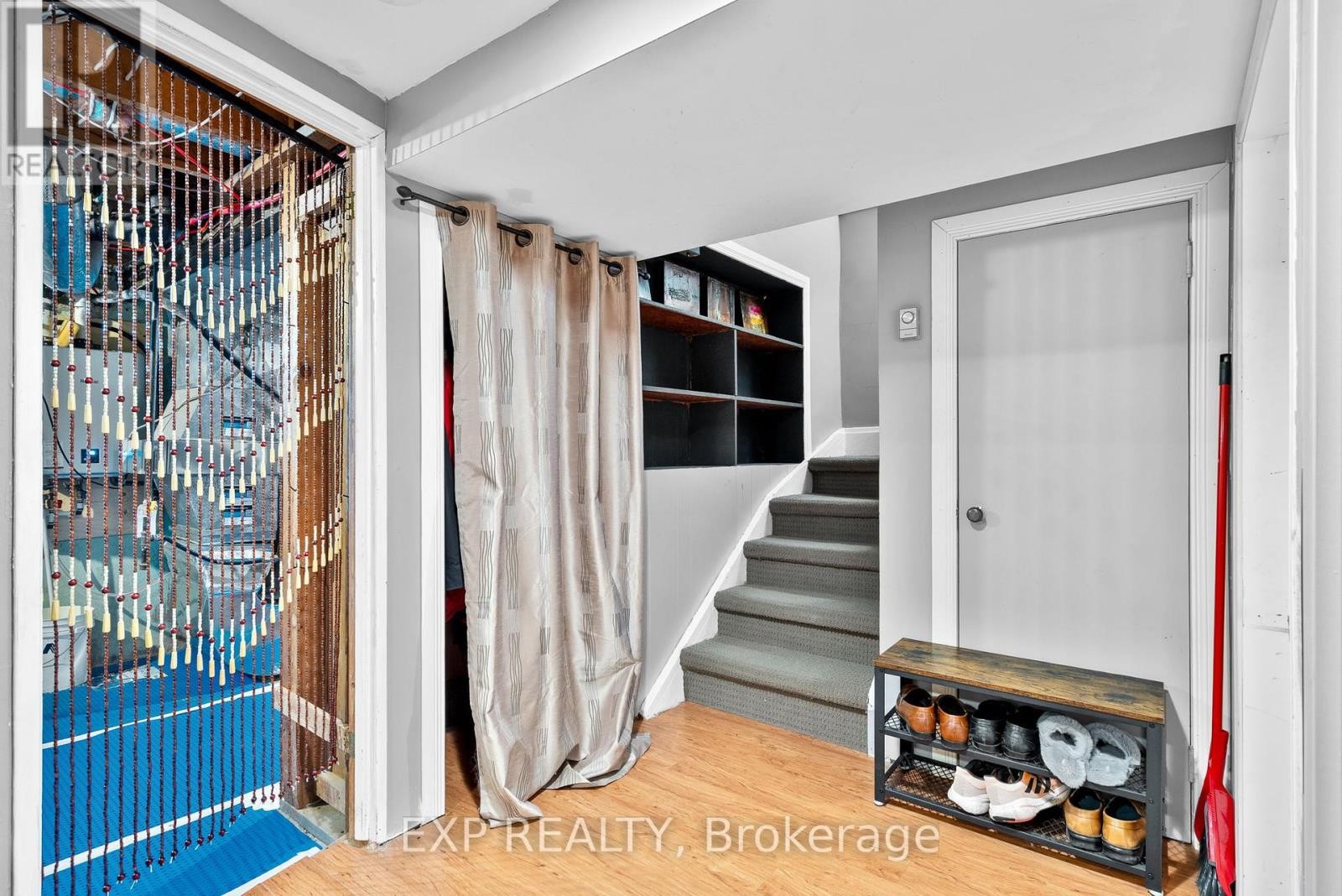 












421 GREENWOOD AVENUE

,
Ottawa,




Ontario
K2A0X5

