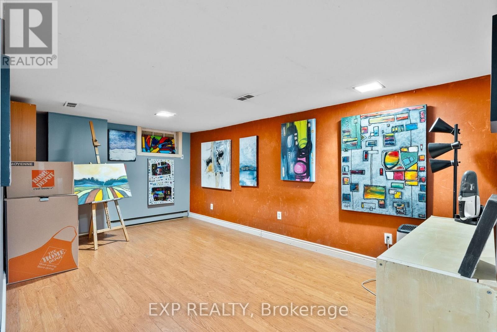












421 GREENWOOD AVENUE

,
Ottawa,




Ontario
K2A0X5

