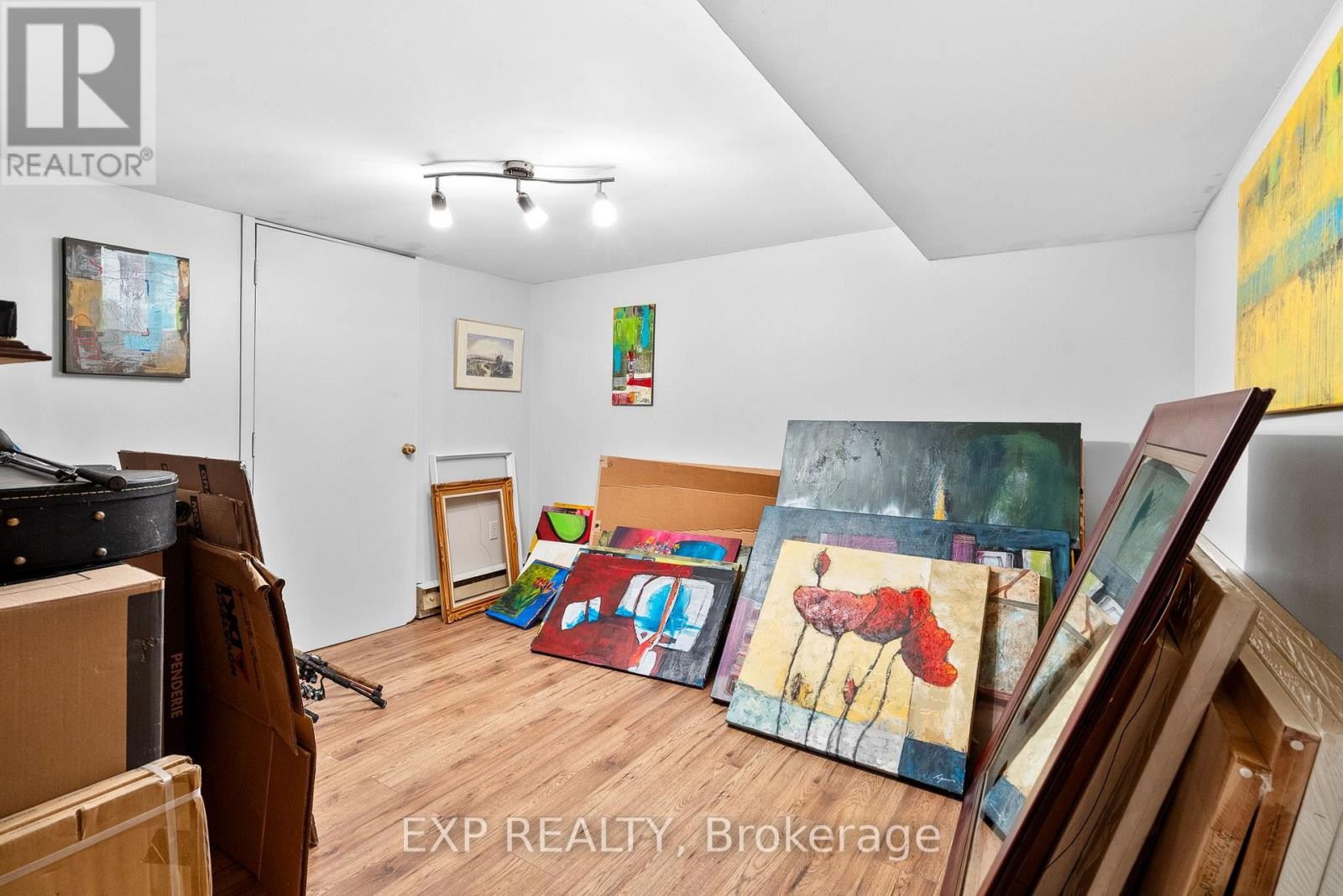 












421 GREENWOOD AVENUE

,
Ottawa,




Ontario
K2A0X5

