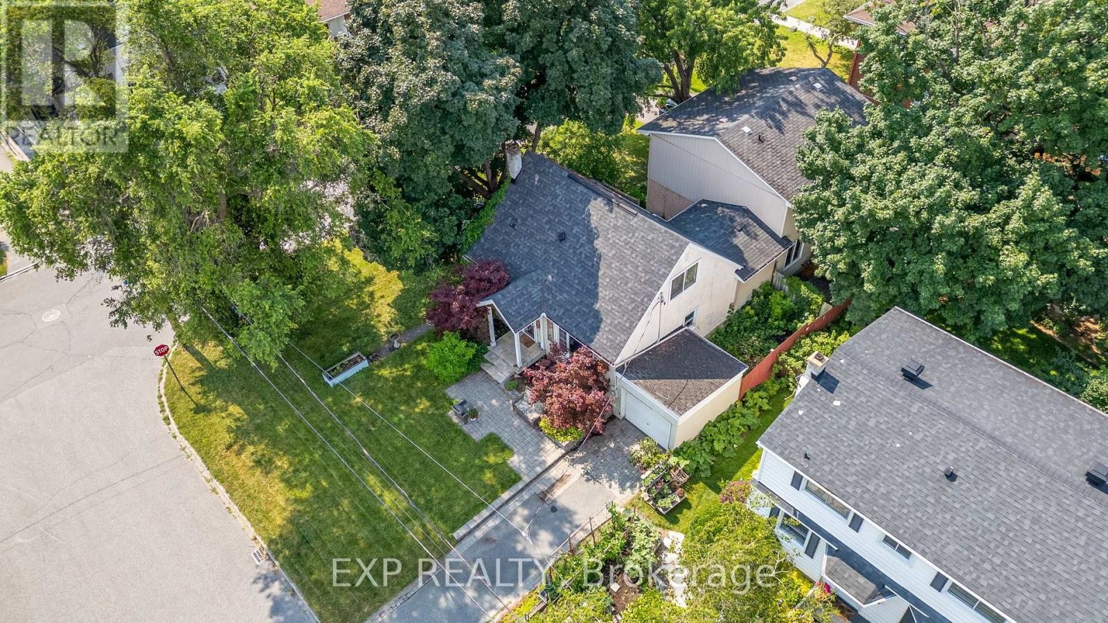 












421 GREENWOOD AVENUE

,
Ottawa,




Ontario
K2A0X5

