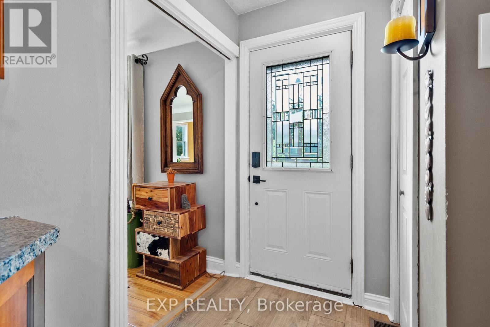 












421 GREENWOOD AVENUE

,
Ottawa,




Ontario
K2A0X5

