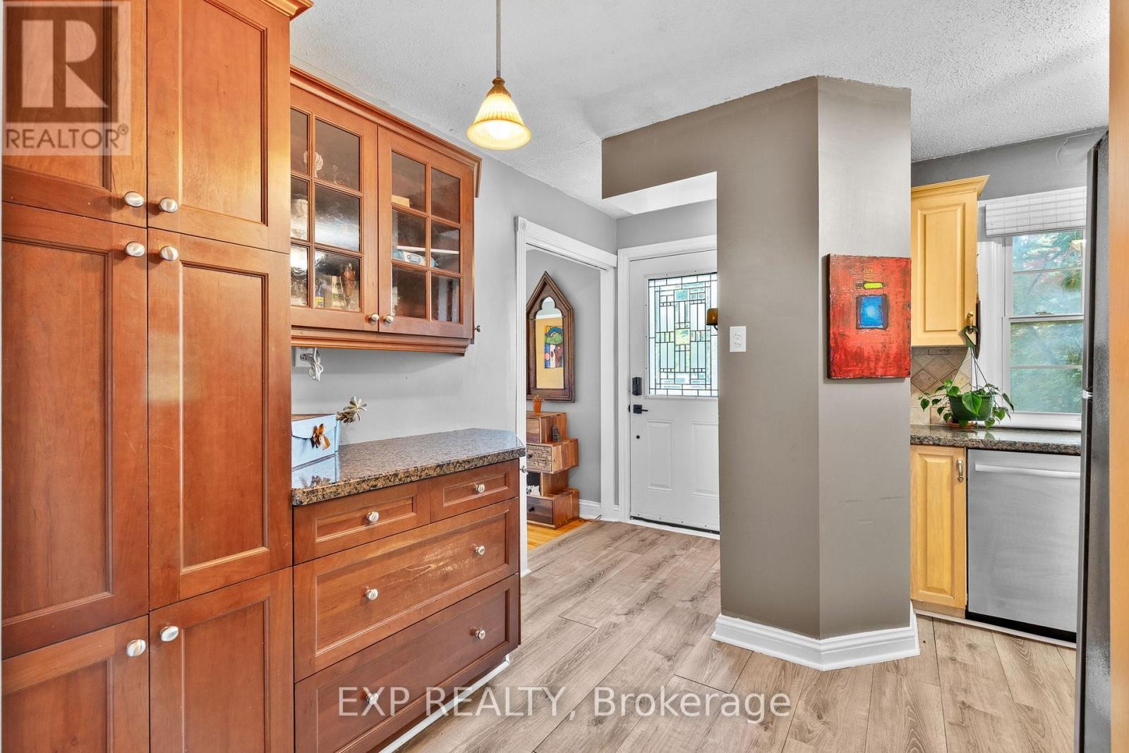












421 GREENWOOD AVENUE

,
Ottawa,




Ontario
K2A0X5

