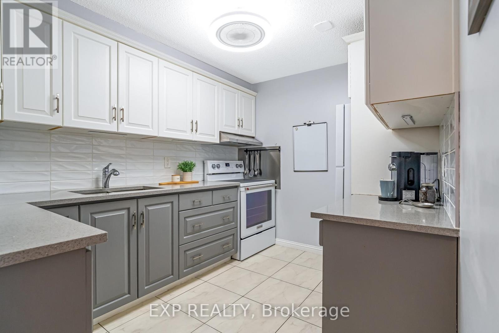 












101 - 415 GREENVIEW AVENUE

,
Ottawa,




Ontario
K2B8G5

