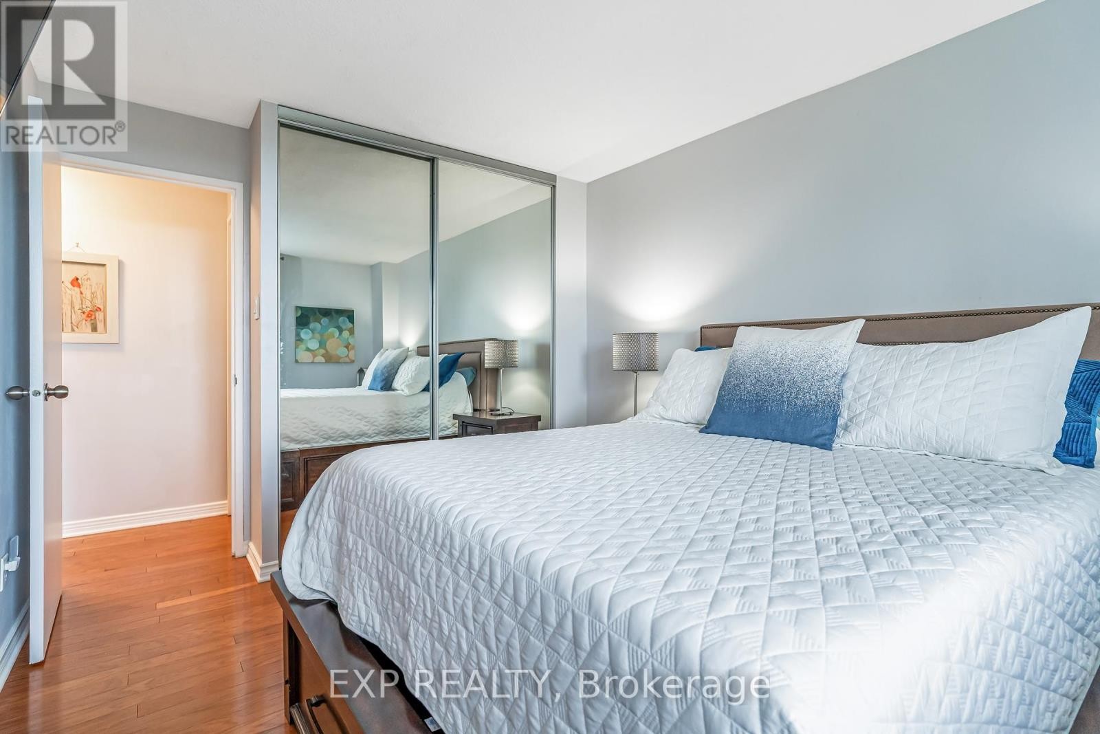 












101 - 415 GREENVIEW AVENUE

,
Ottawa,




Ontario
K2B8G5

