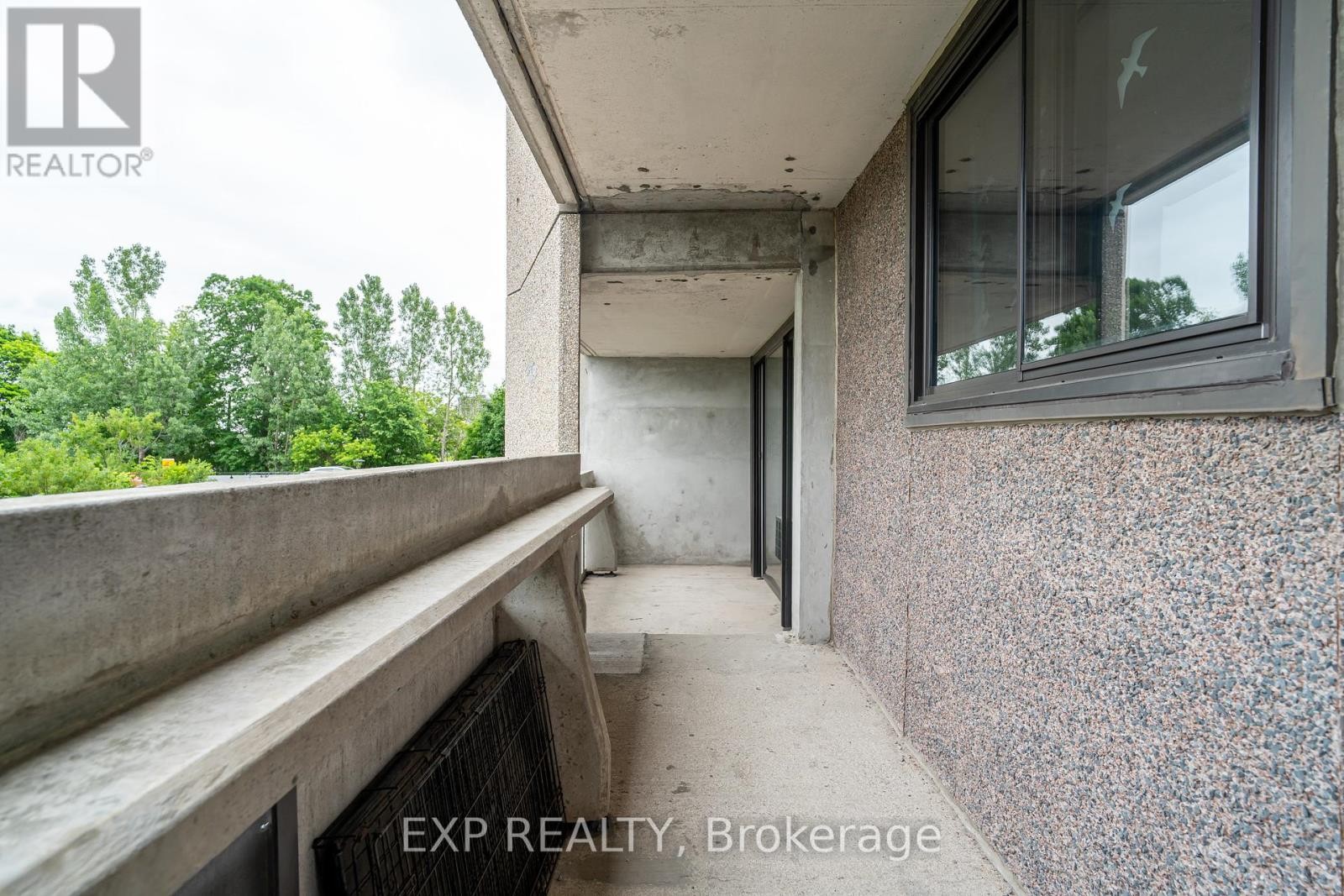 












101 - 415 GREENVIEW AVENUE

,
Ottawa,




Ontario
K2B8G5


