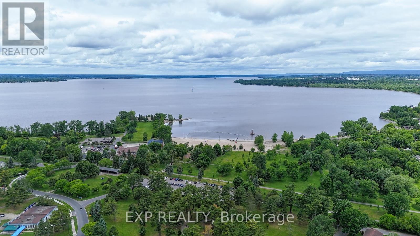 












101 - 415 GREENVIEW AVENUE

,
Ottawa,




Ontario
K2B8G5

