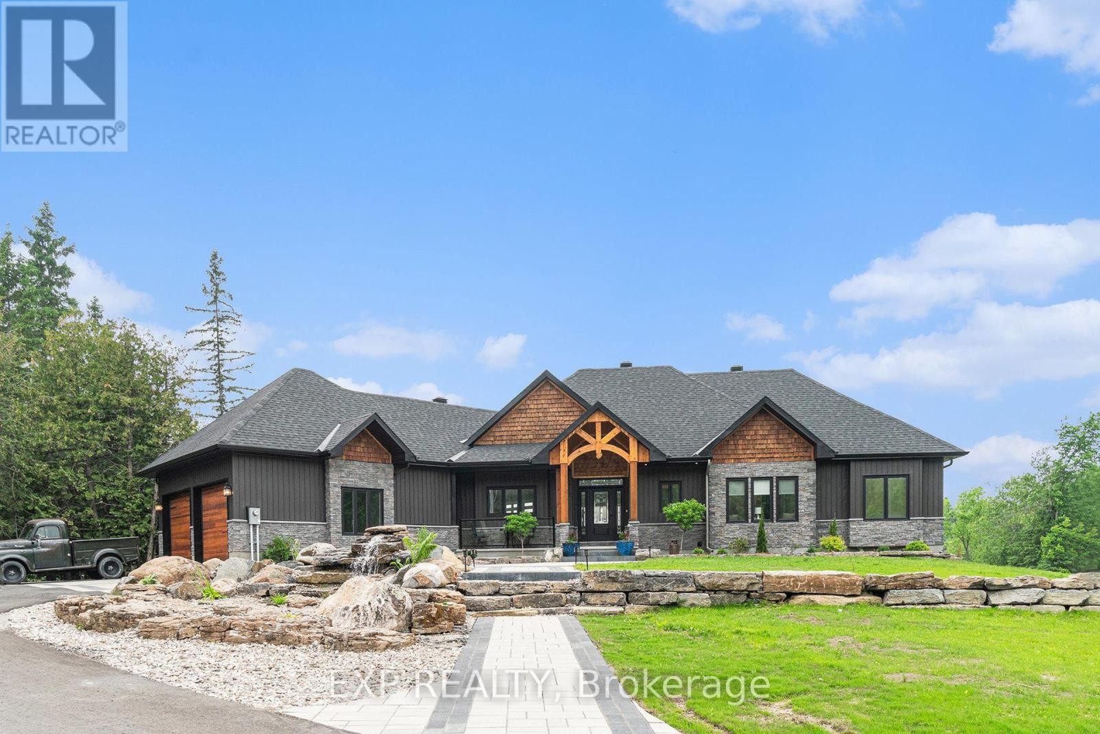 












21 CONSTANCE LAKE ROAD

,
Ottawa,




Ontario
K2K1X7

