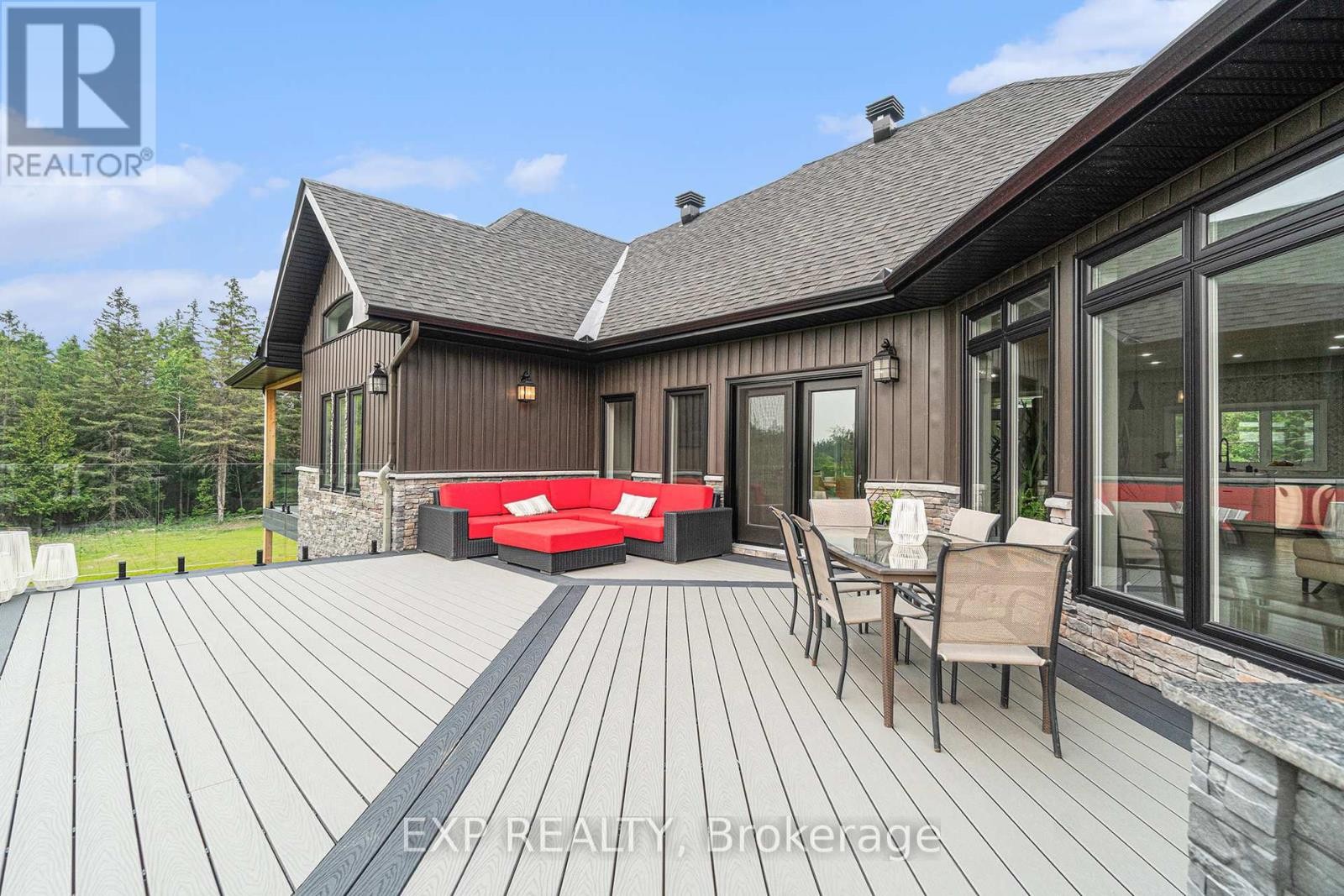 












21 CONSTANCE LAKE ROAD

,
Ottawa,




Ontario
K2K1X7

