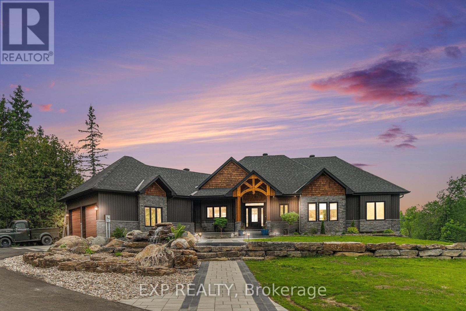 












21 CONSTANCE LAKE ROAD

,
Ottawa,




Ontario
K2K1X7

