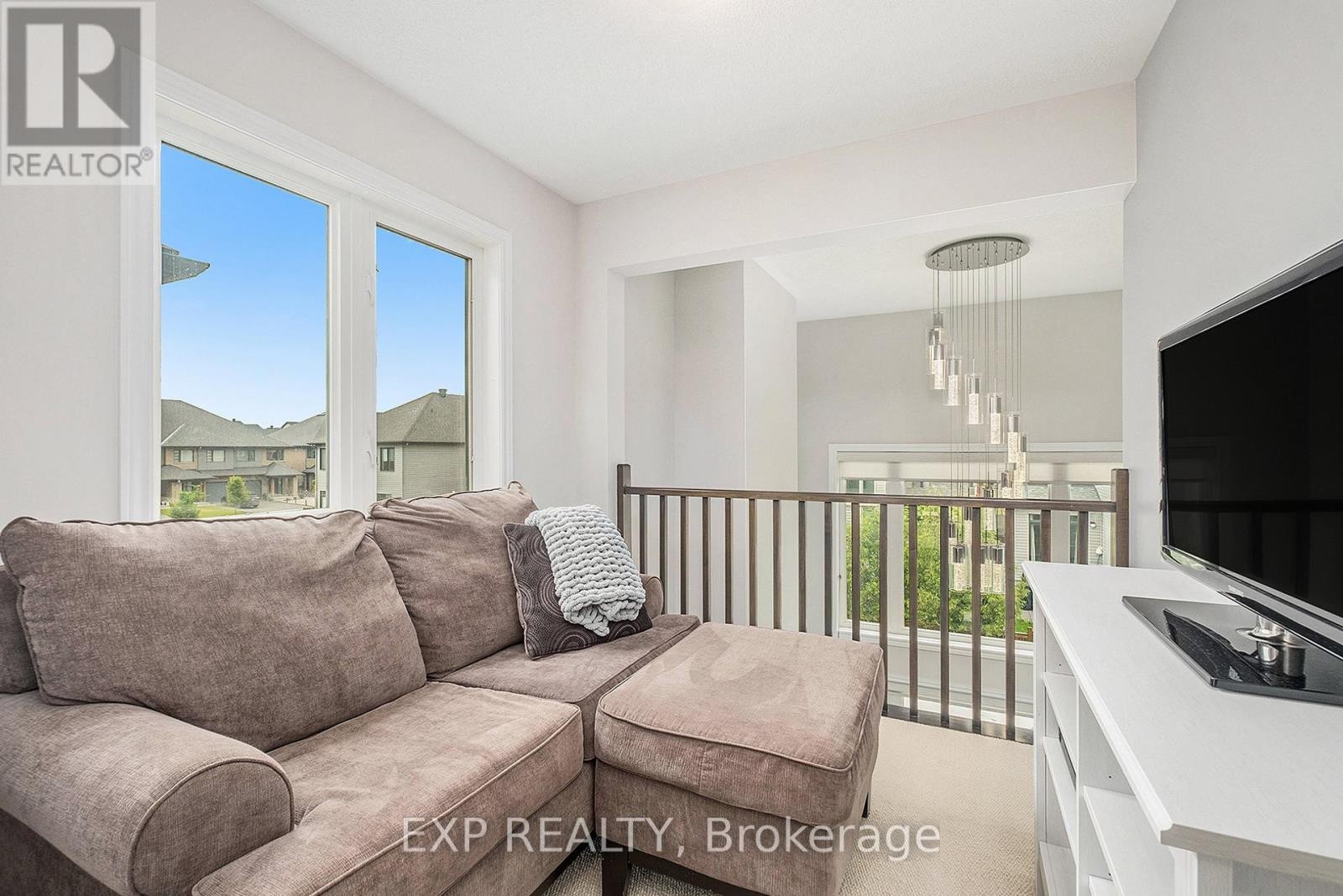 












511 EARNSCLIFFE GROVE

,
Ottawa,




Ontario
K4M0C9

