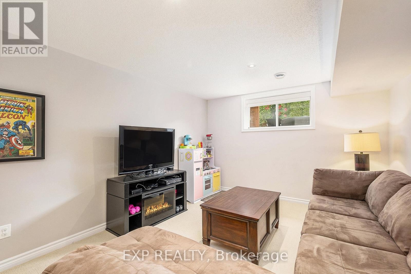 












511 EARNSCLIFFE GROVE

,
Ottawa,




Ontario
K4M0C9

