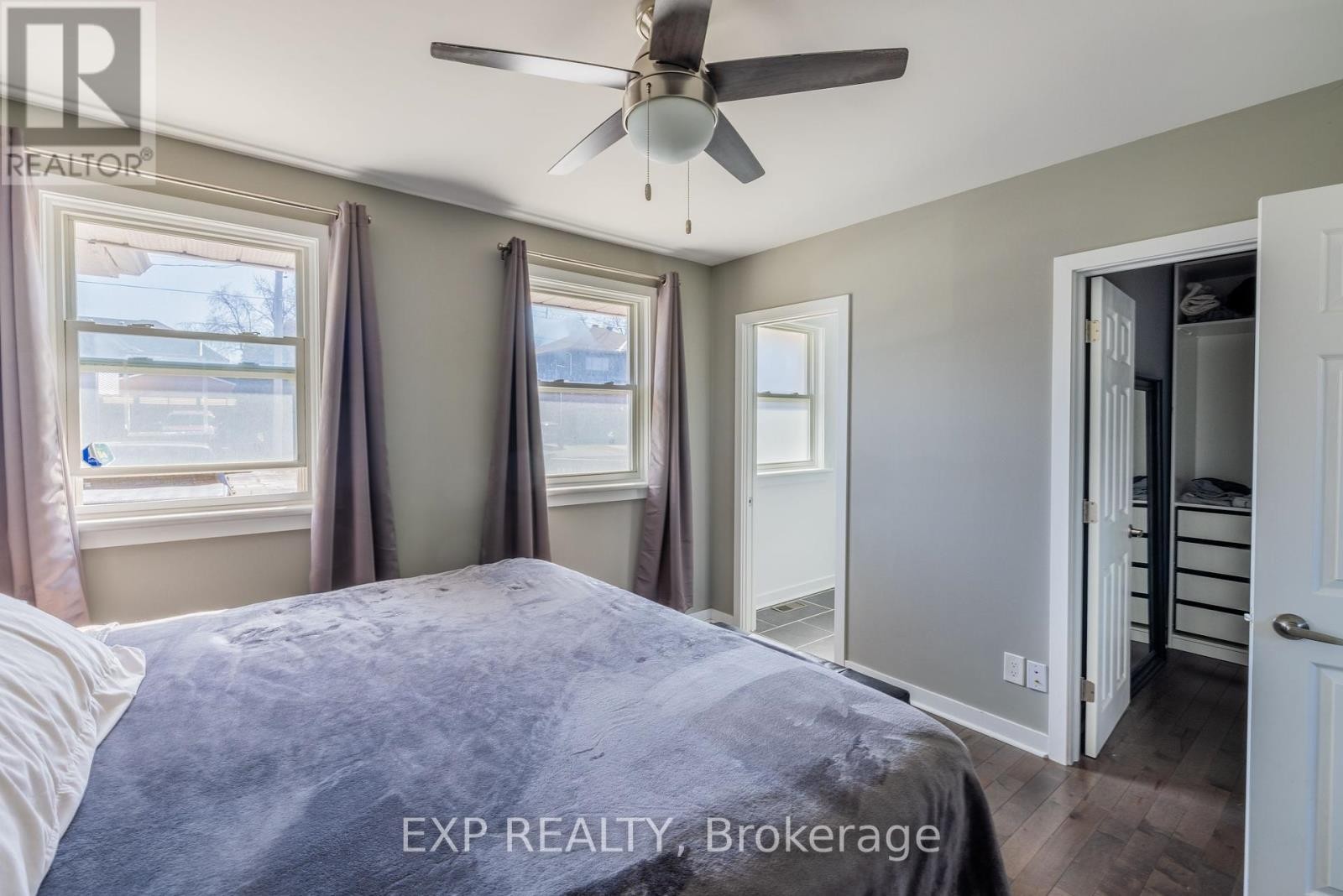 












35 WITHROW AVENUE

,
Ottawa,




Ontario
K2G2H7

