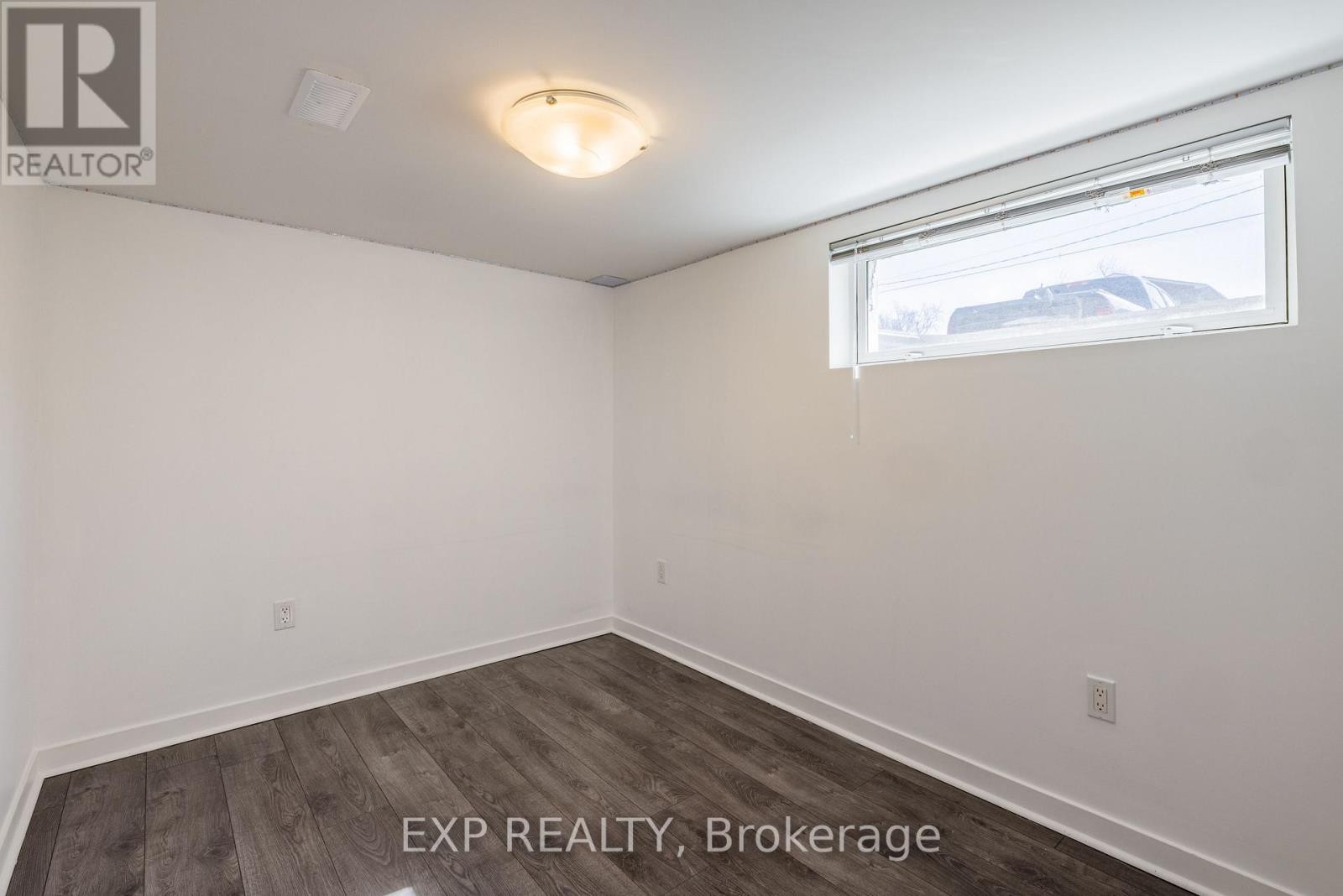 












35 WITHROW AVENUE

,
Ottawa,




Ontario
K2G2H7

