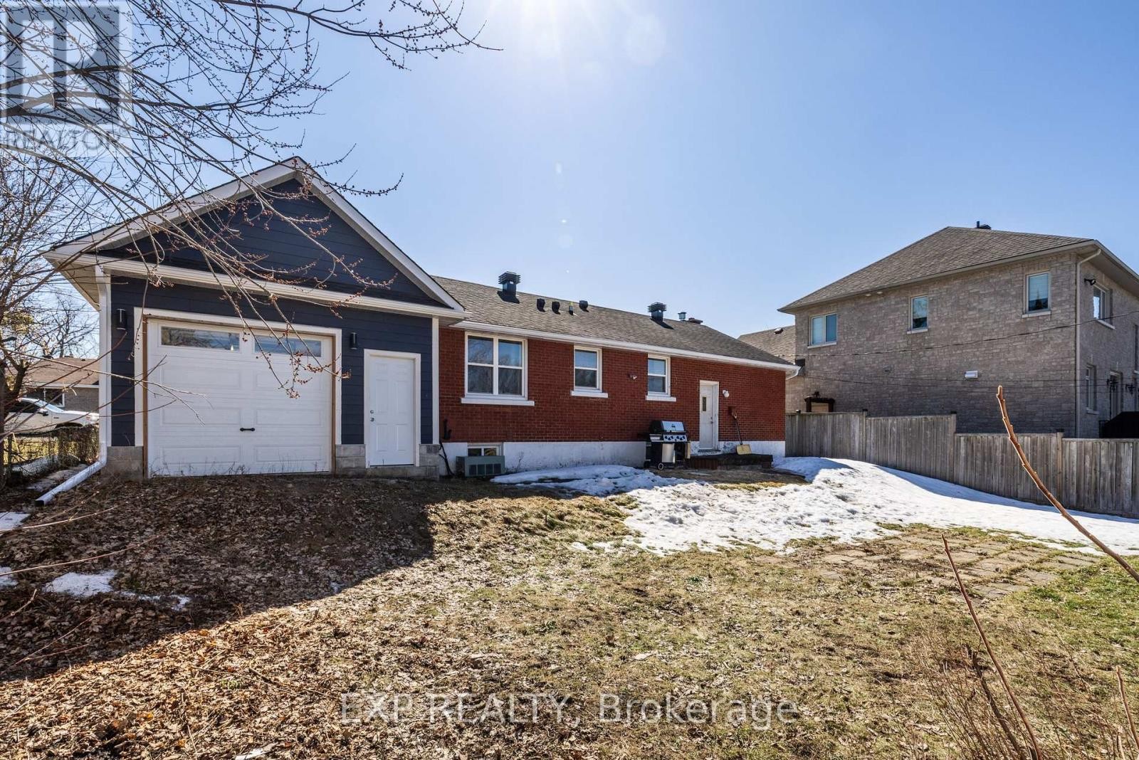 












35 WITHROW AVENUE

,
Ottawa,




Ontario
K2G2H7

