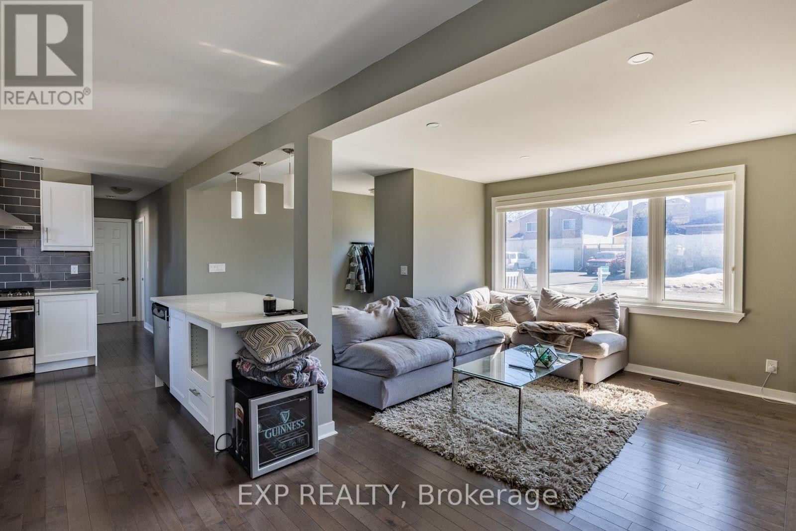 












35 WITHROW AVENUE

,
Ottawa,




Ontario
K2G2H7


