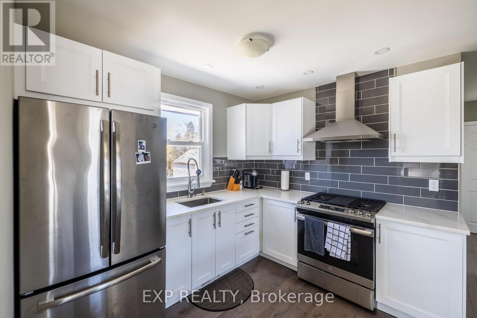 












35 WITHROW AVENUE

,
Ottawa,




Ontario
K2G2H7

