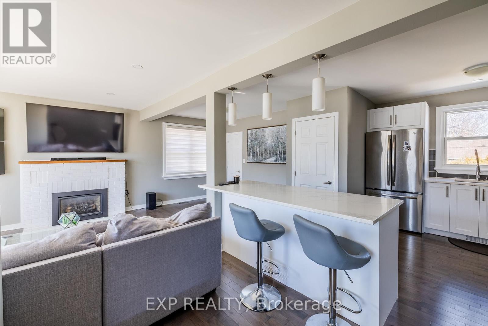 












35 WITHROW AVENUE

,
Ottawa,




Ontario
K2G2H7

