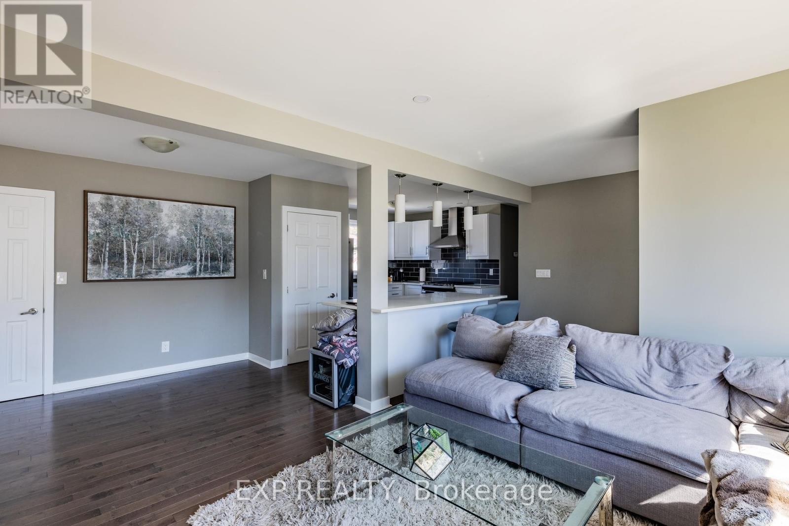 












35 WITHROW AVENUE

,
Ottawa,




Ontario
K2G2H7

