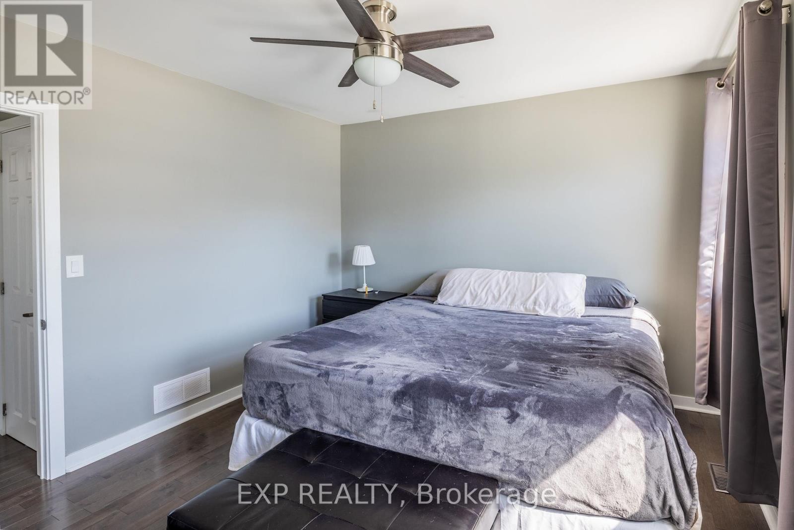












35 WITHROW AVENUE

,
Ottawa,




Ontario
K2G2H7

