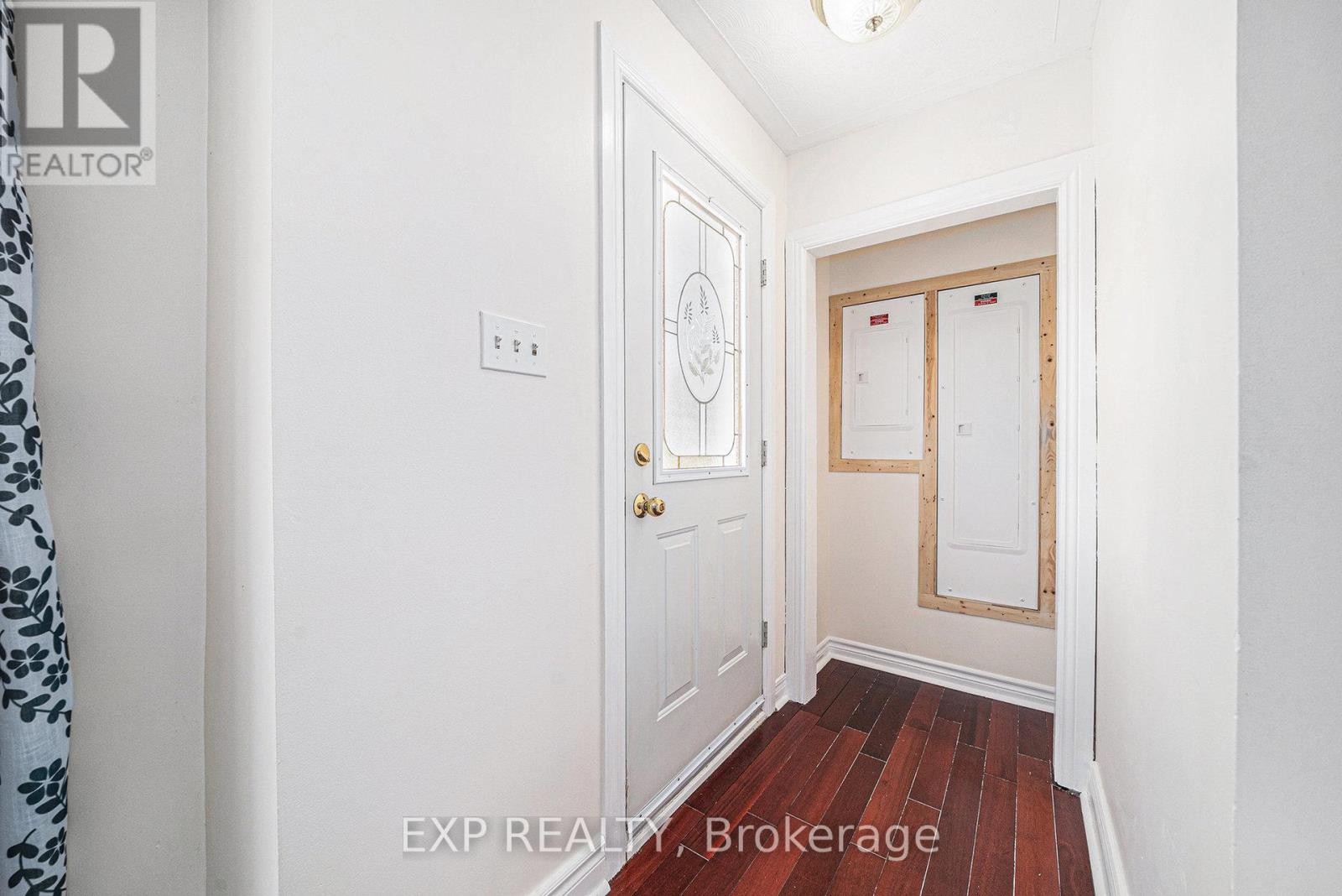 












215 ST THOMAS ROAD

,
Russell,




Ontario
K0A3H0

