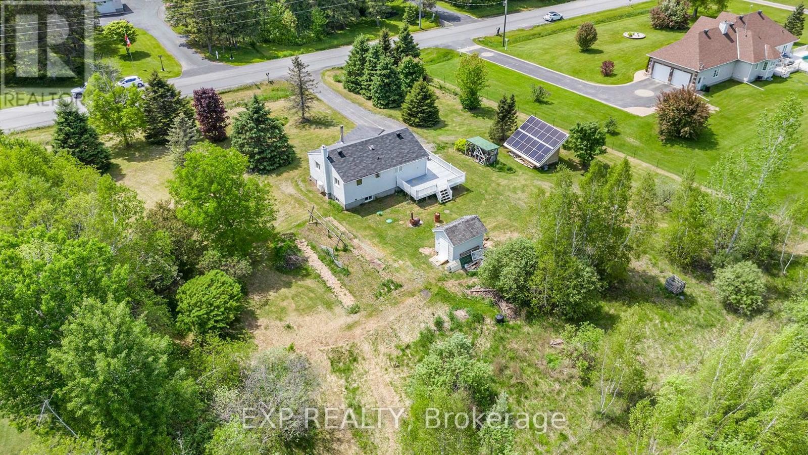 












215 ST THOMAS ROAD

,
Russell,




Ontario
K0A3H0

