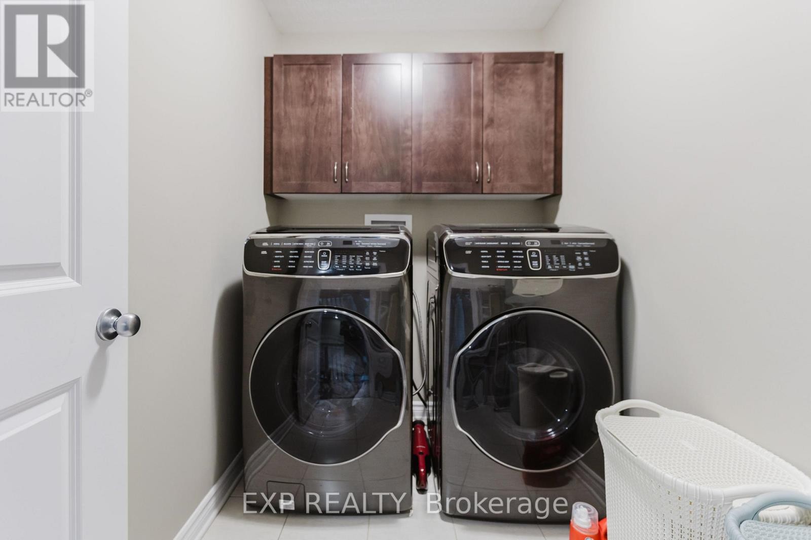 












39 CLONFADDA TERRACE

,
Ottawa,




Ontario
K2J6E9

