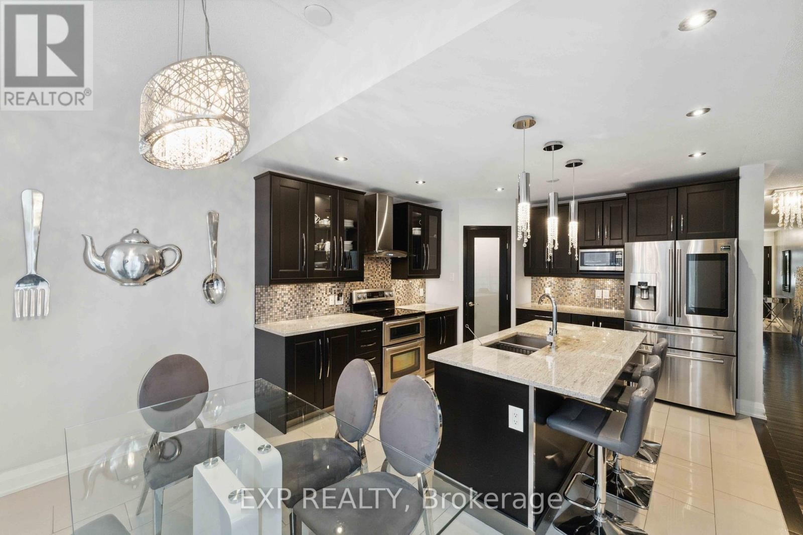 












316 WILD IRIS AVENUE

,
Ottawa,




Ontario
K1T0B6

