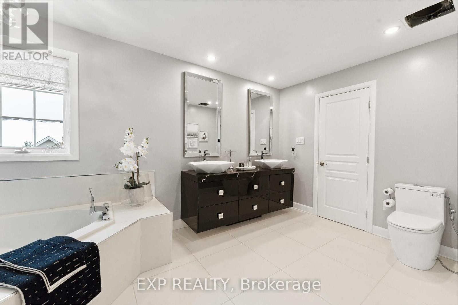 












316 WILD IRIS AVENUE

,
Ottawa,




Ontario
K1T0B6

