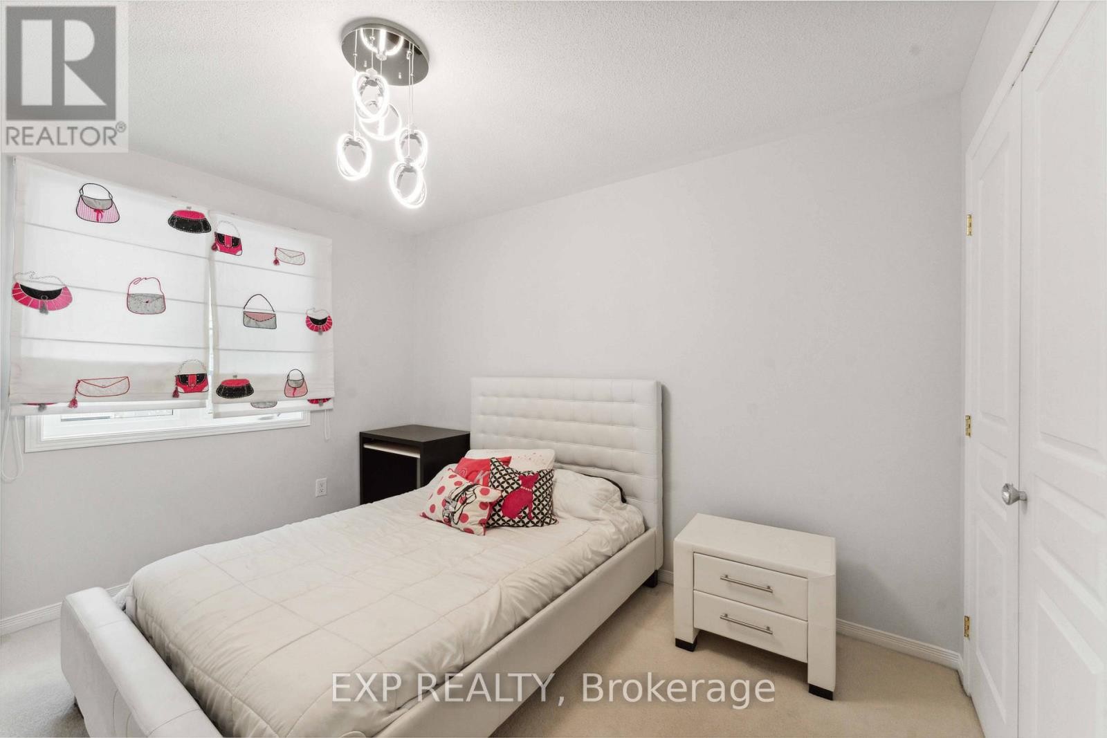 












316 WILD IRIS AVENUE

,
Ottawa,




Ontario
K1T0B6

