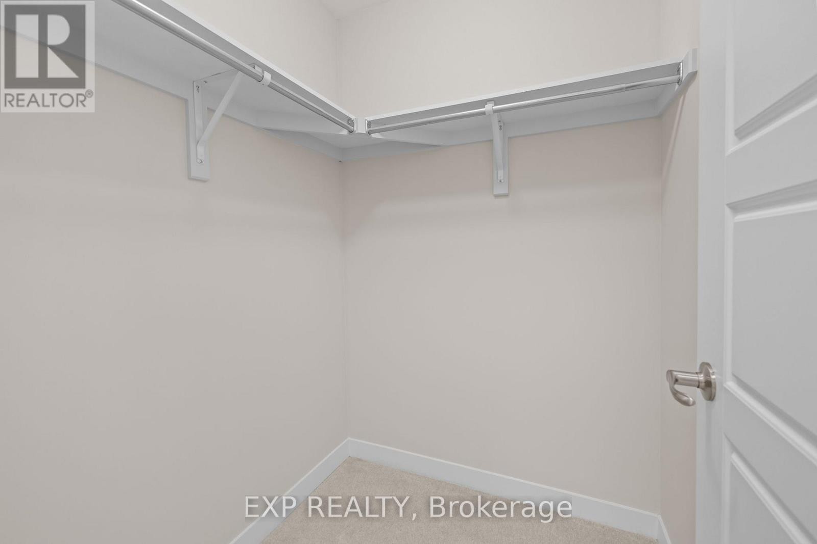 












618 PARNIAN PRIVATE

,
Ottawa,




Ontario
K2J7K6

