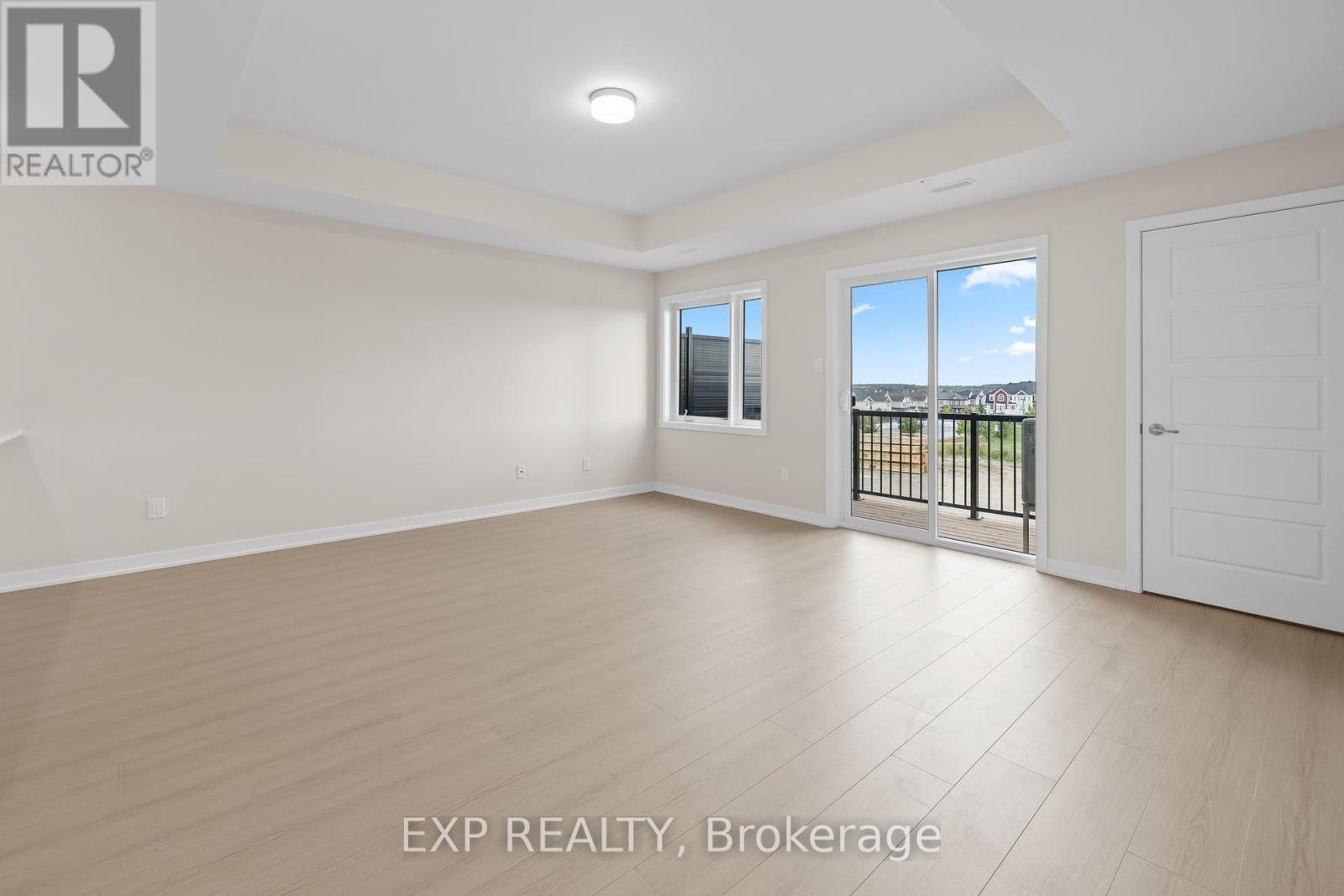 












618 PARNIAN PRIVATE

,
Ottawa,




Ontario
K2J7K6

