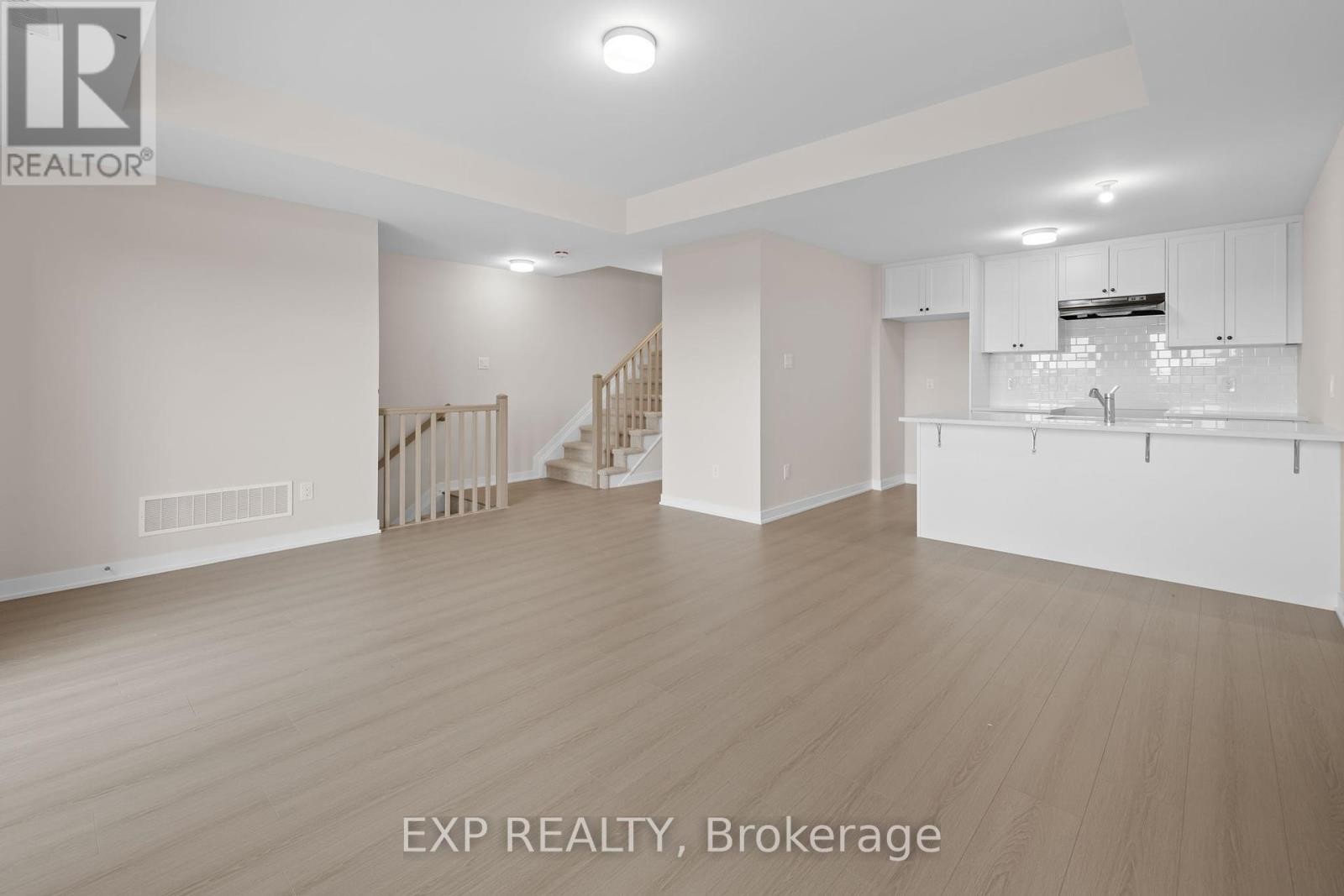 












618 PARNIAN PRIVATE

,
Ottawa,




Ontario
K2J7K6

