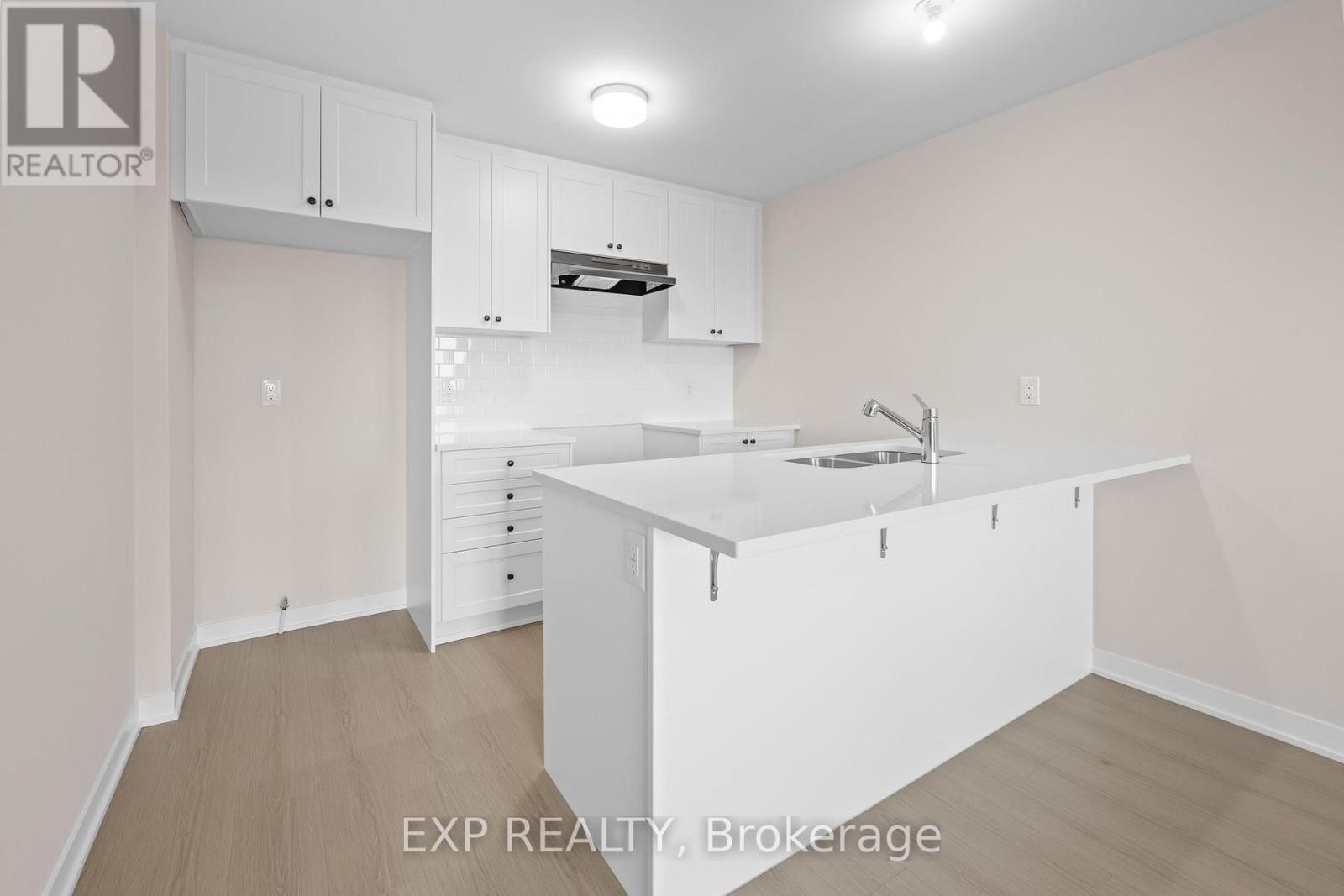 












618 PARNIAN PRIVATE

,
Ottawa,




Ontario
K2J7K6

