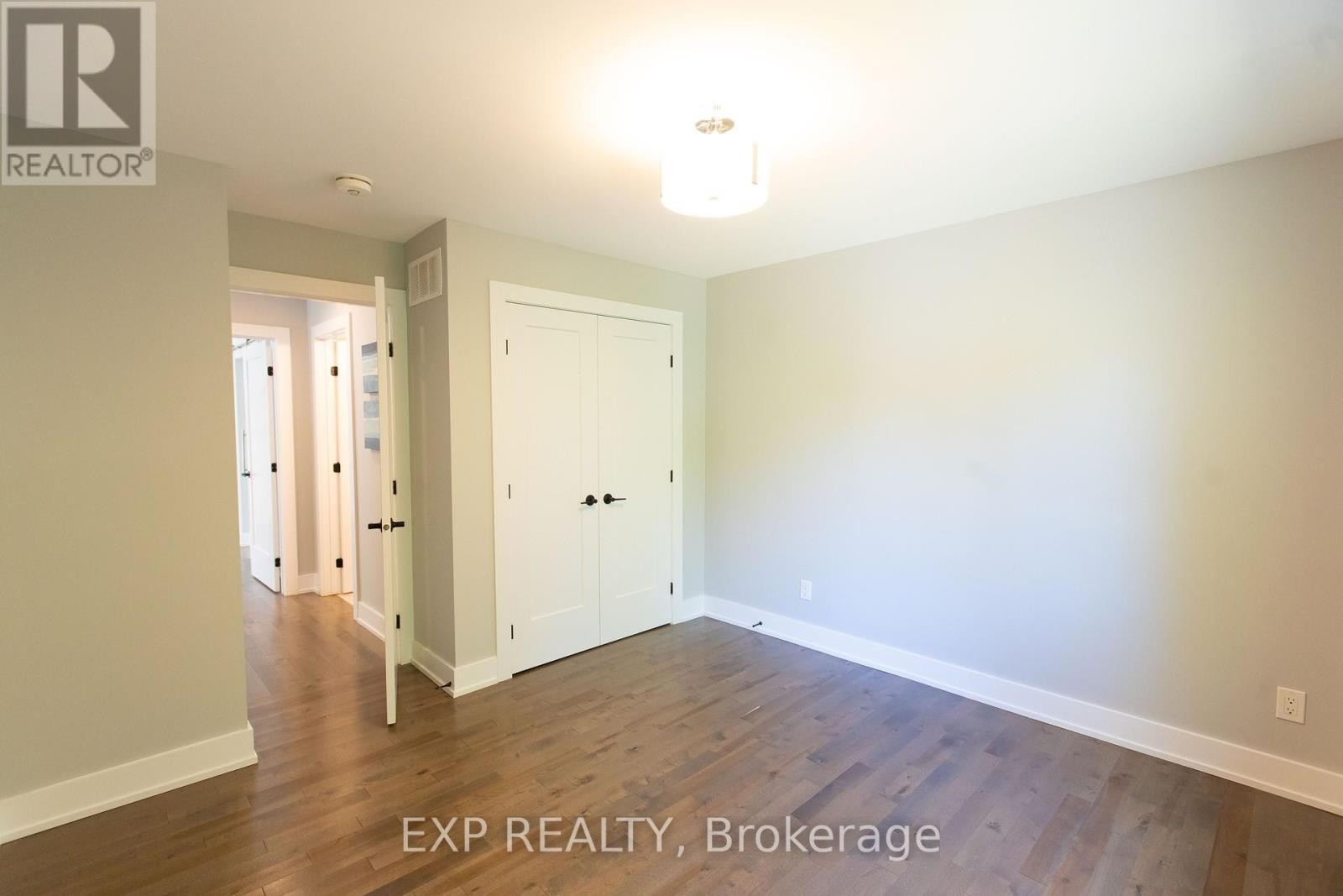 












21A GERVIN STREET

,
Ottawa,




Ontario
K2G0J6

