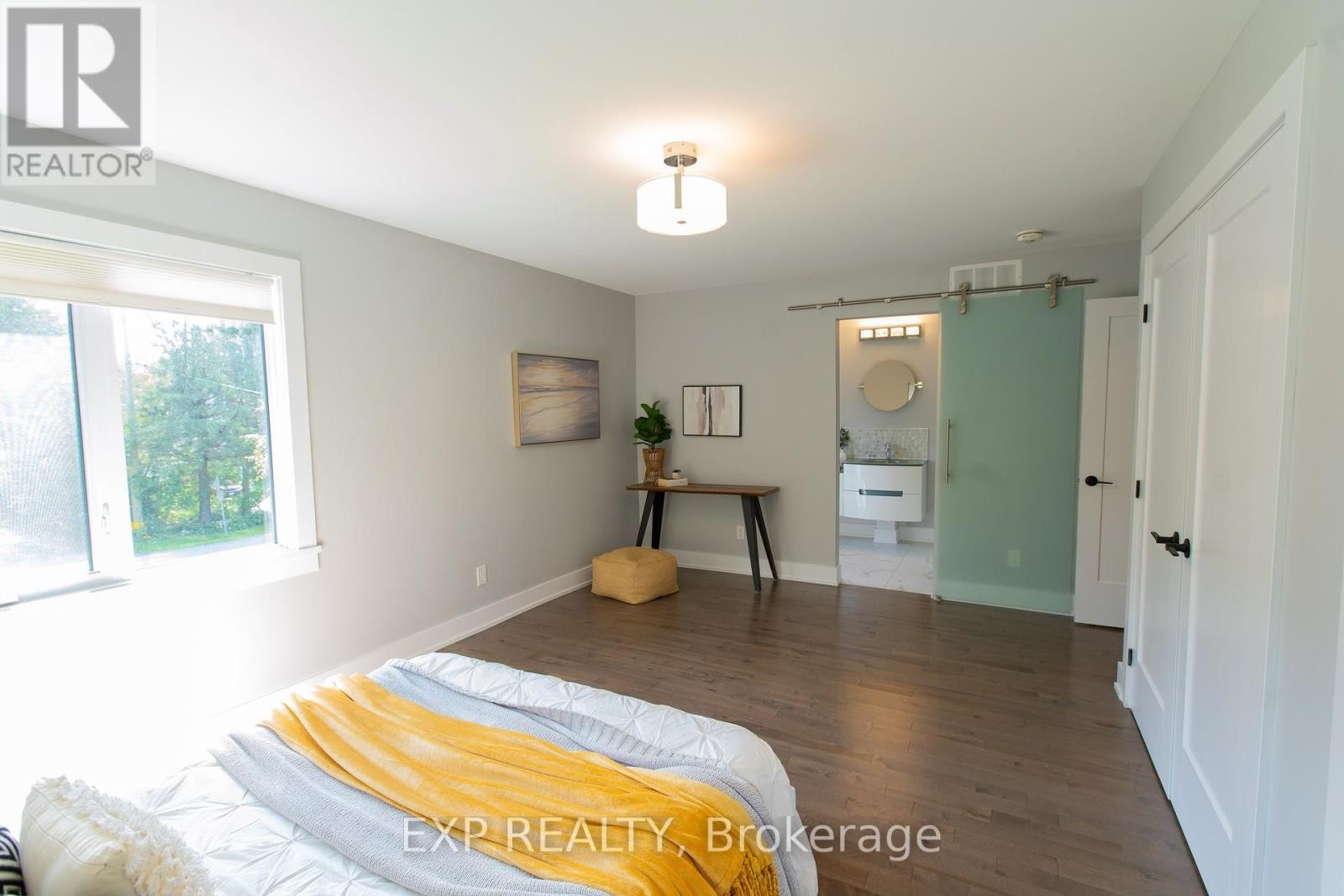 












21A GERVIN STREET

,
Ottawa,




Ontario
K2G0J6

