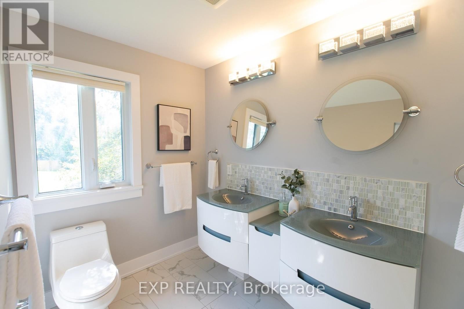












21A GERVIN STREET

,
Ottawa,




Ontario
K2G0J6

