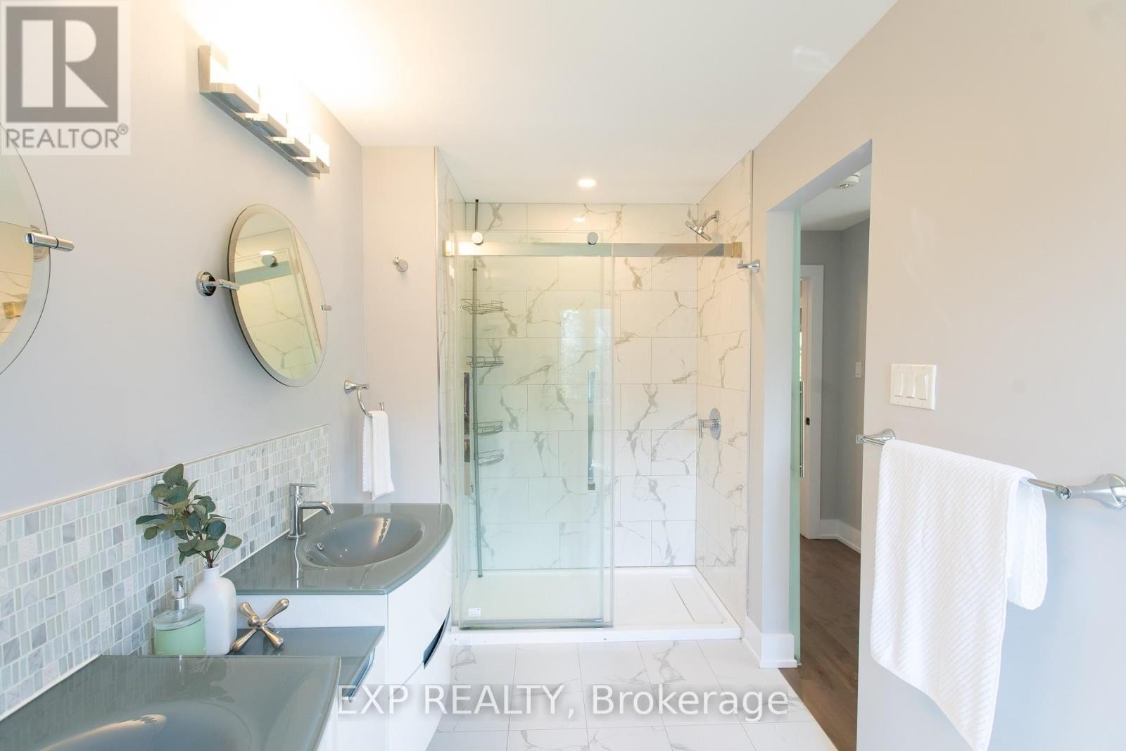 












21A GERVIN STREET

,
Ottawa,




Ontario
K2G0J6

