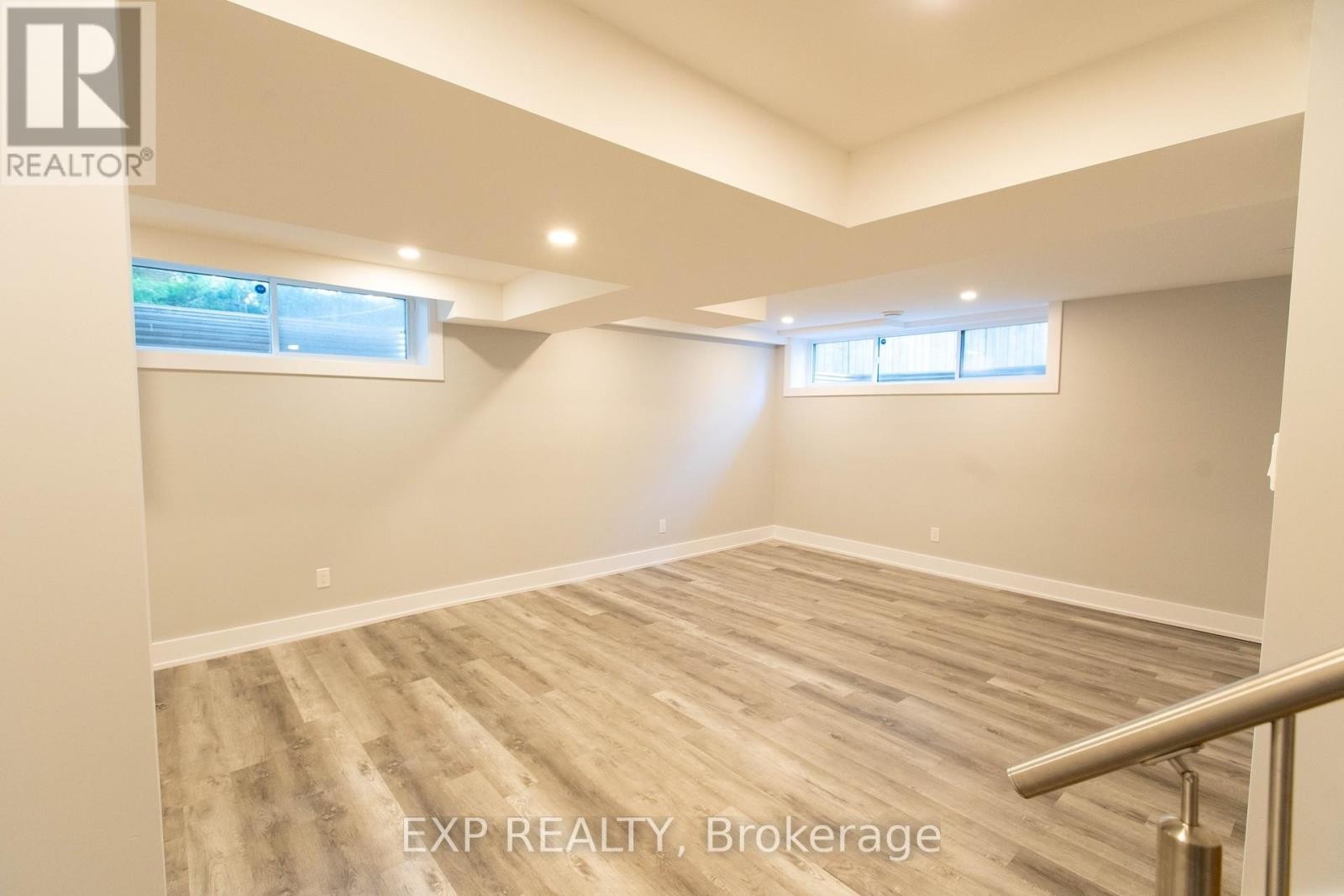 












21A GERVIN STREET

,
Ottawa,




Ontario
K2G0J6

