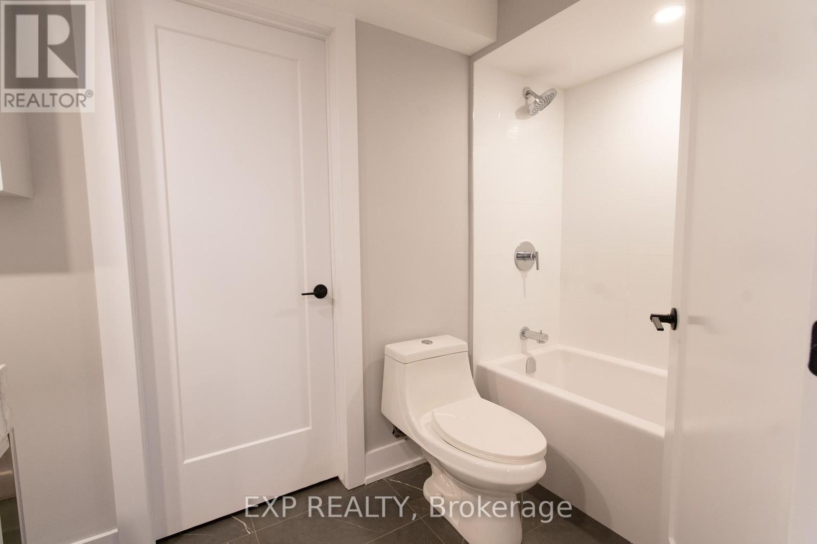 












21A GERVIN STREET

,
Ottawa,




Ontario
K2G0J6

