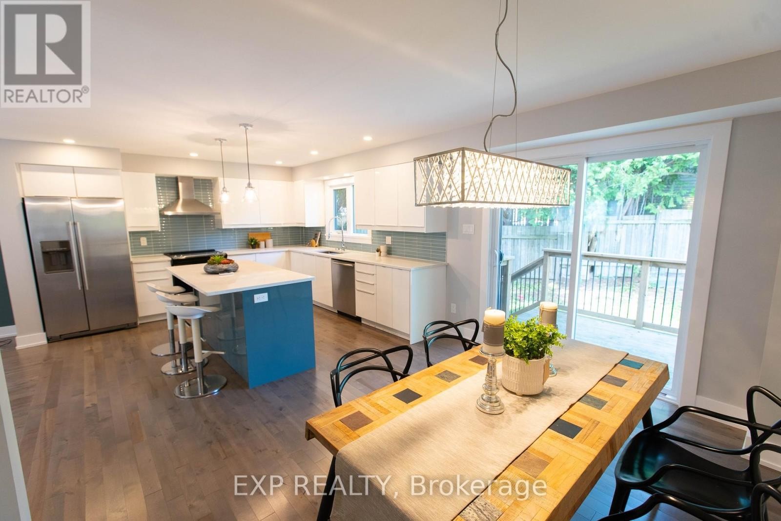 












21A GERVIN STREET

,
Ottawa,




Ontario
K2G0J6

