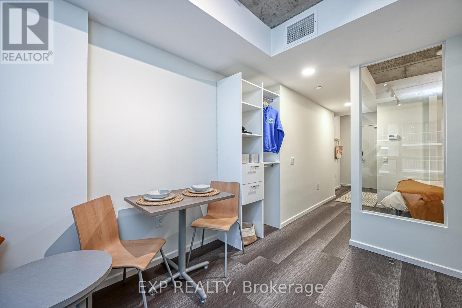 












B607 - 211 BESSERER STREET

,
Ottawa,




Ontario
K1N6A9

