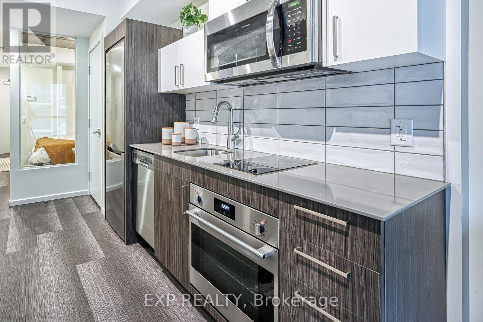 












B607 - 211 BESSERER STREET

,
Ottawa,




Ontario
K1N6A9

