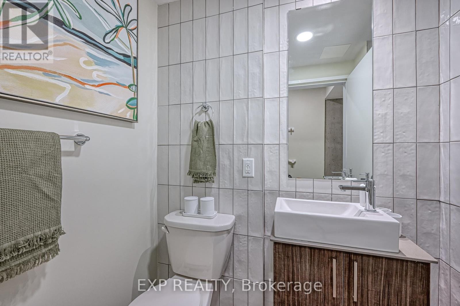 












B607 - 211 BESSERER STREET

,
Ottawa,




Ontario
K1N6A9

